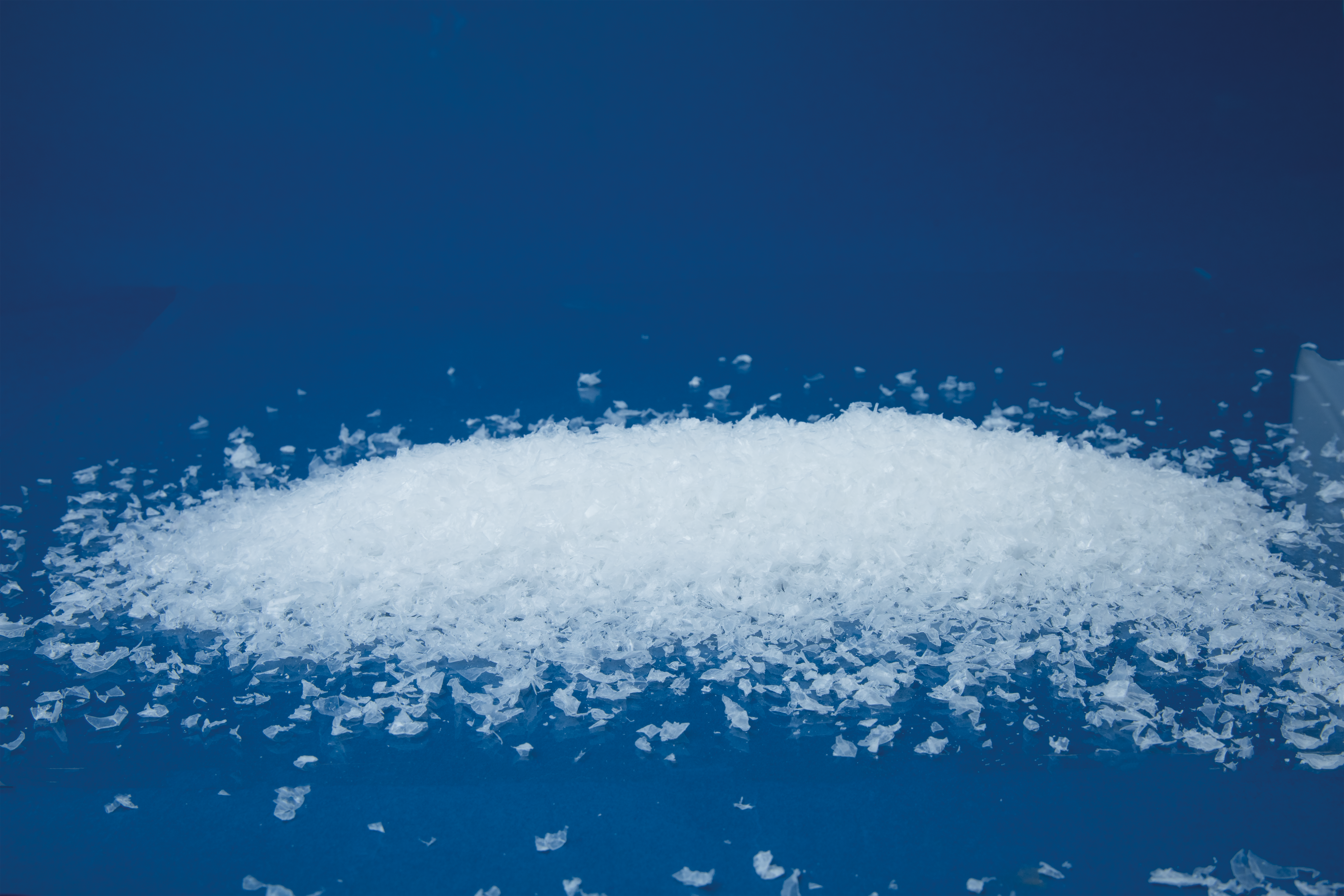 Artificial snow, Ø 5mm, 500 g/bag, for scattering, for ca. 0,65 m²