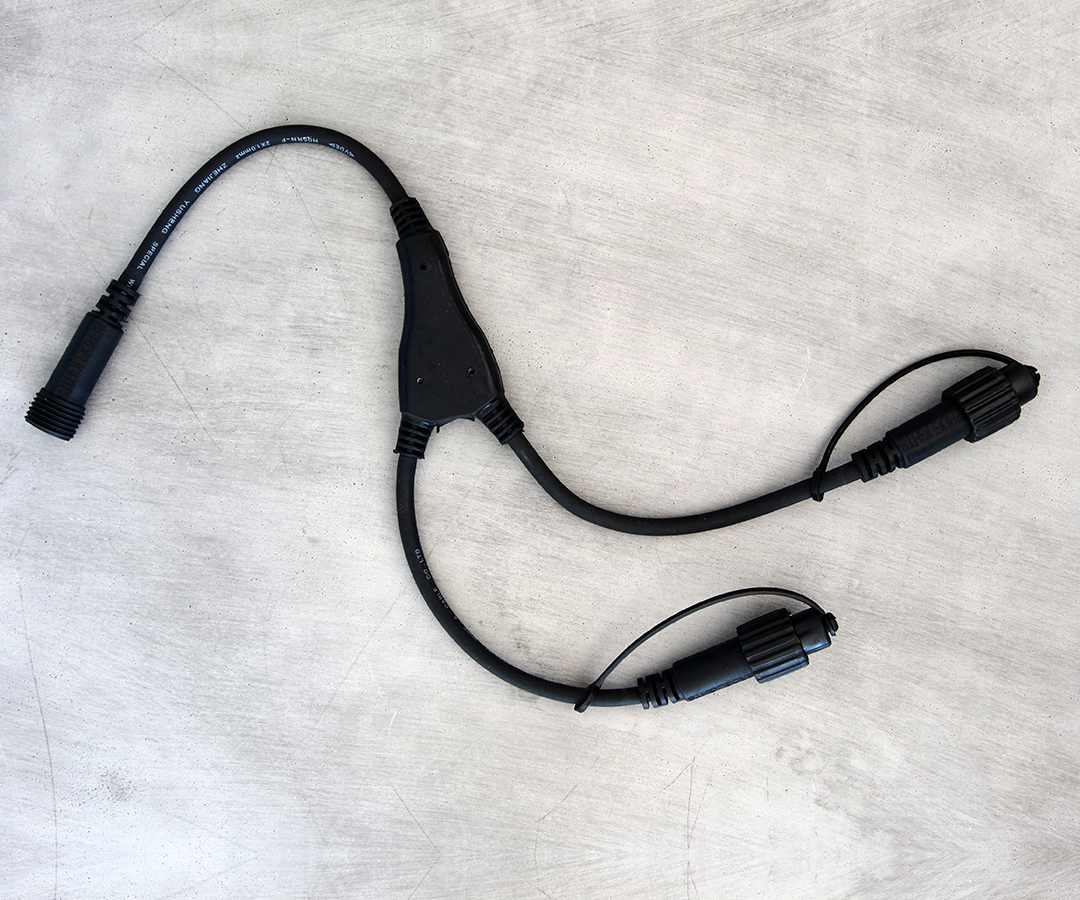 # LED Splitter Kabel, 50cm 2 Anschlüsse, Splitter Kabel aus Gummi für Lichterketten, IP44, für Innen- & Außenbereich, ohne Stecker